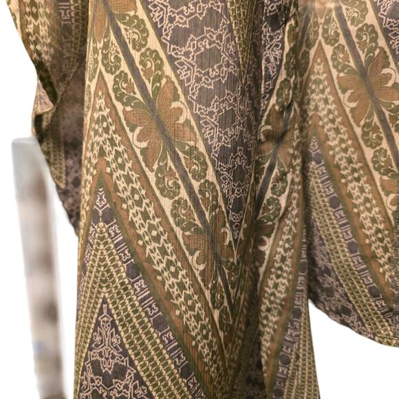 Sun & Shadow green print semi sheer coverup size large - Picture 3 of 5